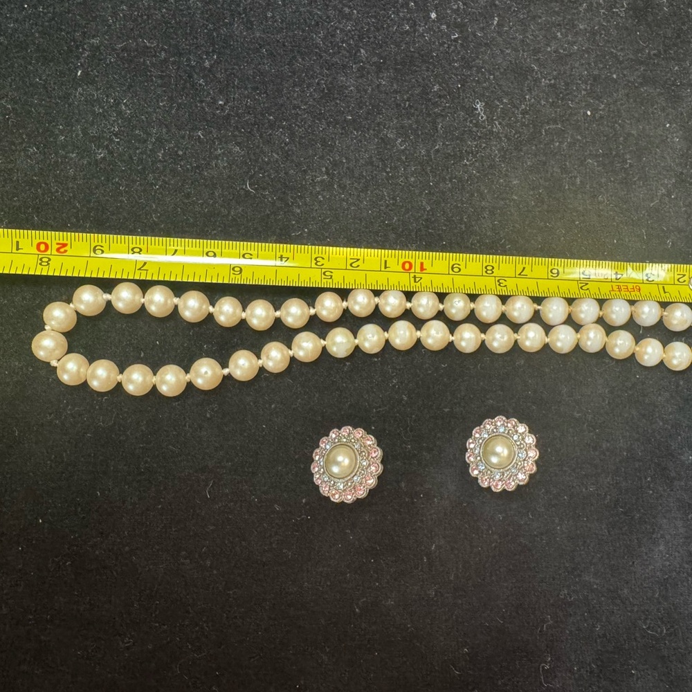 Elegant Pearl Style Necklace and Earring Set